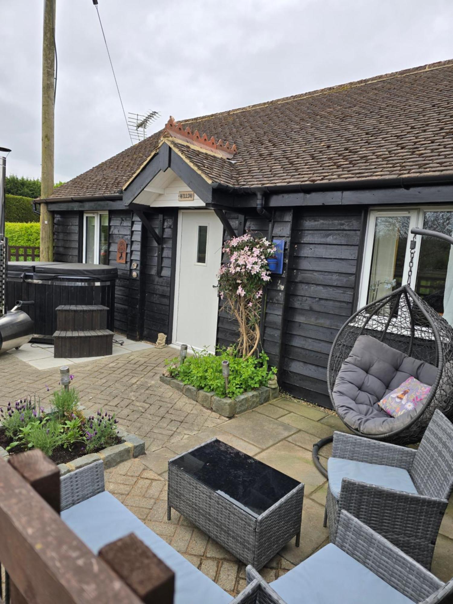 Willow Cottage In Idyllic Location Harrietsham ภายนอก รูปภาพ